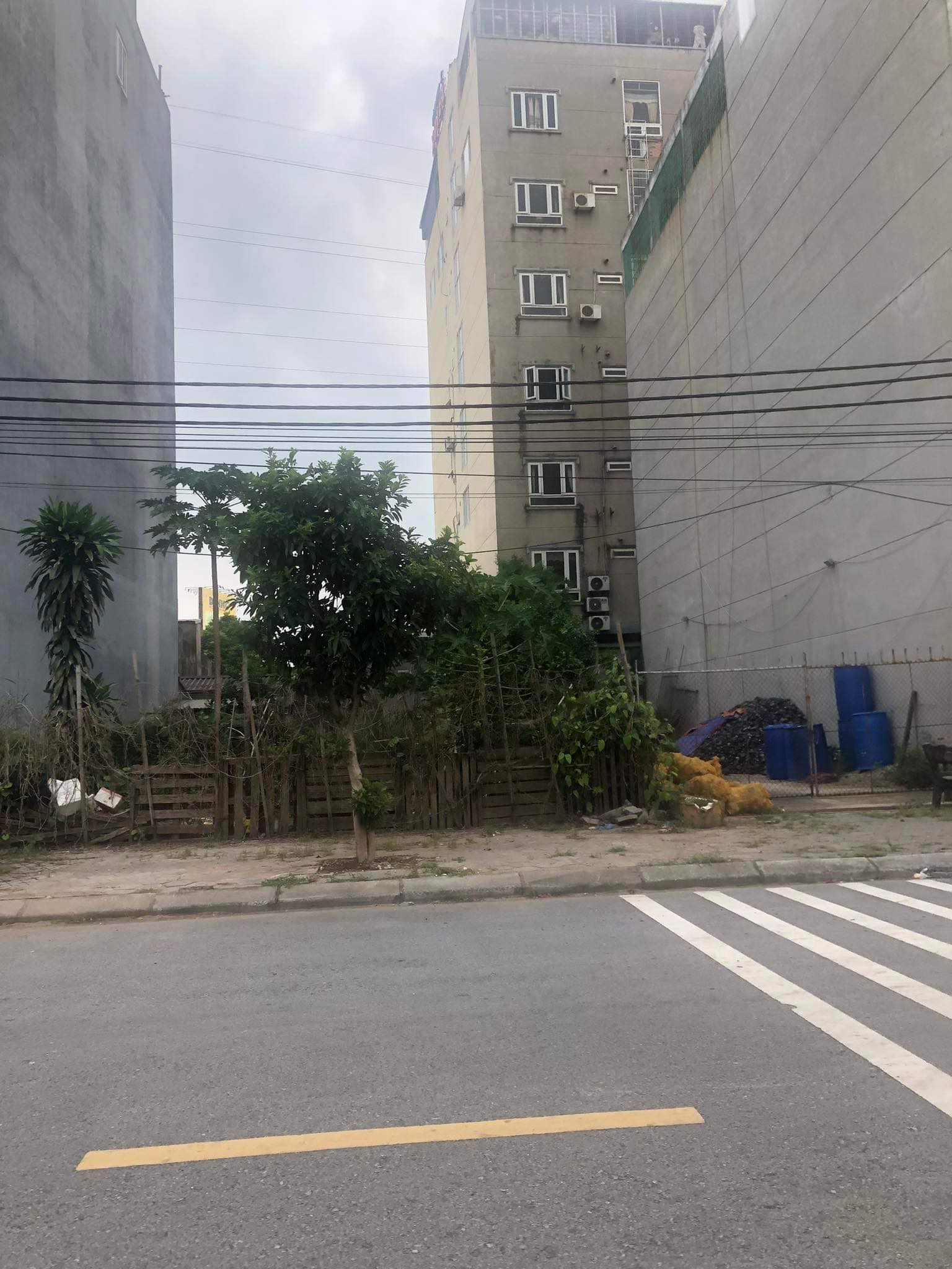 Chính chủ cần bán lô đất 90m2 đẹp tọa ngay cạnh Khu đô thị Lạc Hồng Phúc. Đối diện công ty DONGYANGE & P VIỆT NAM.
