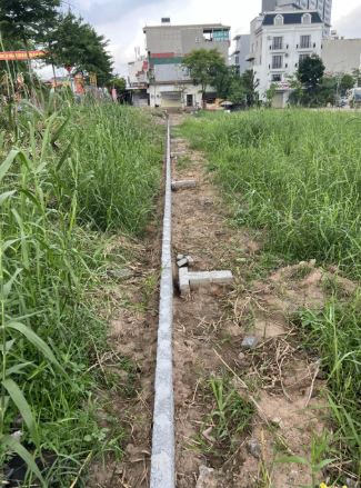 Bán lô 70m2 mặt phố đường 179-Đối diện bệnh viện Văn Giang. Mặt tiền: 5.4m. Hè rộng 8m. Giá: 8.8tỷ