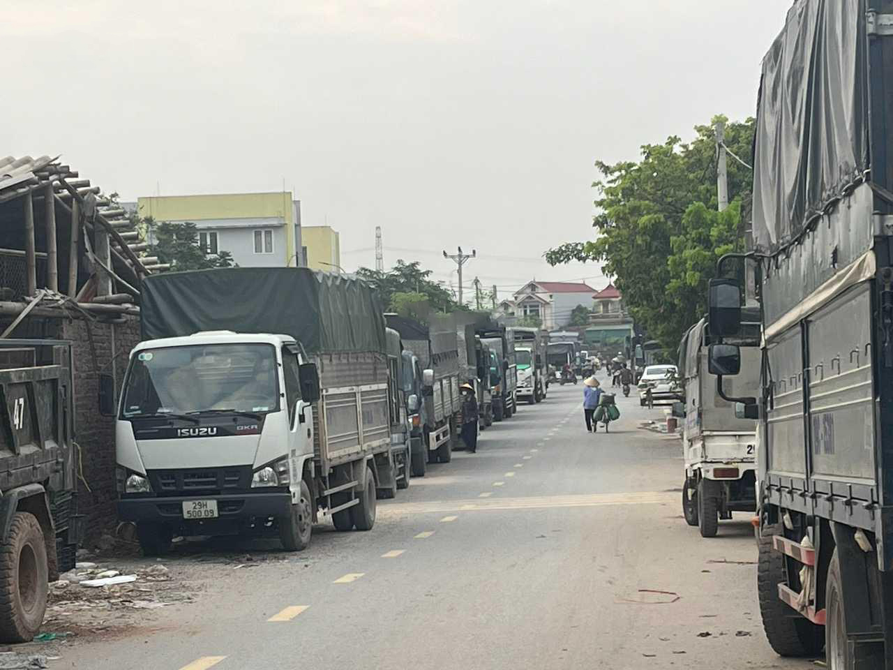 Bán 80m2 đất chợ đầu mối nông sản Đông Tảo, Khoái Châu đang xây dựng