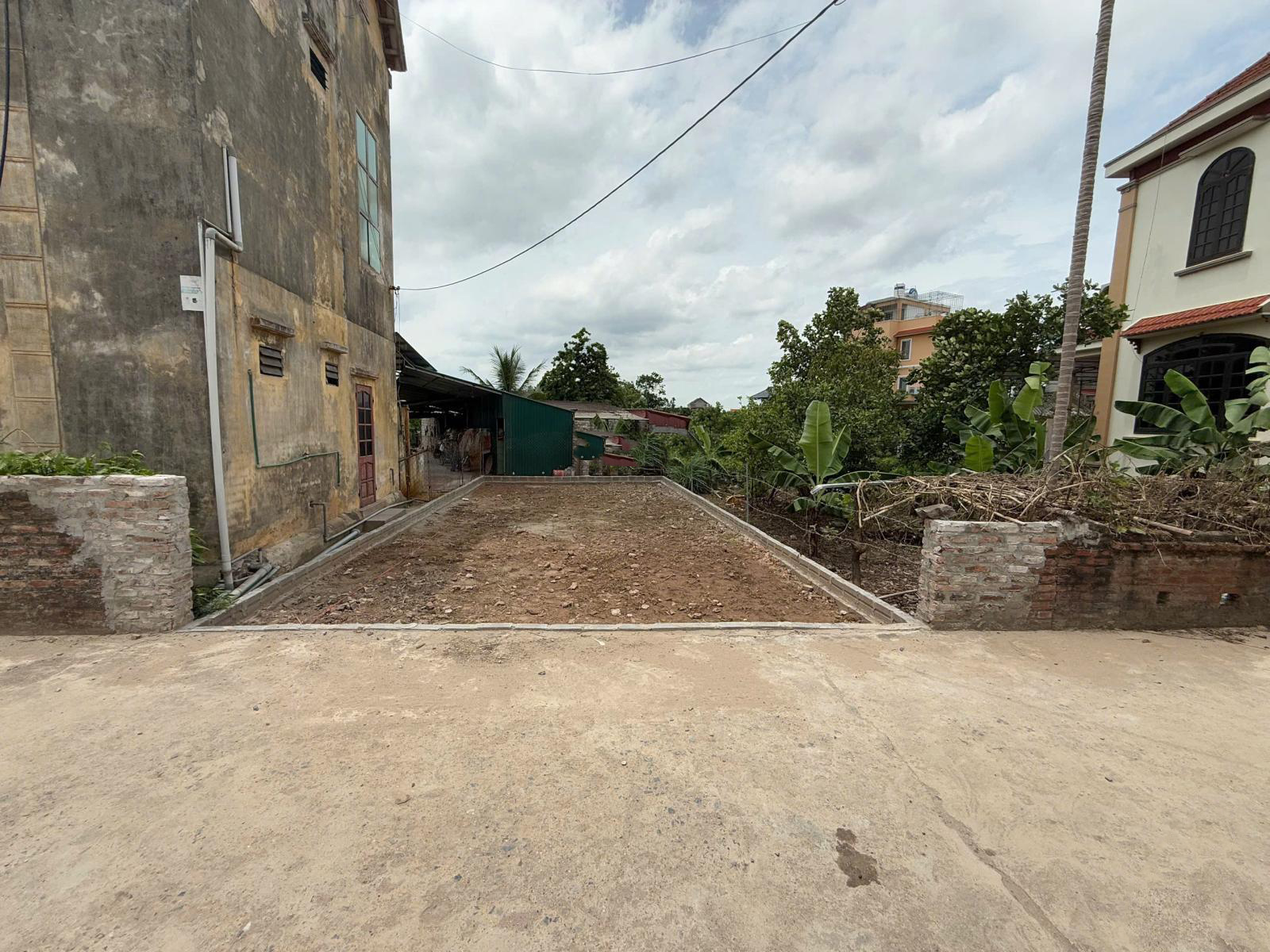 Lô đất vuông vắn 70,7m² mặt tiền rộng, đường ô tô tránh nhau, hiếm có tại Liên Nghĩa