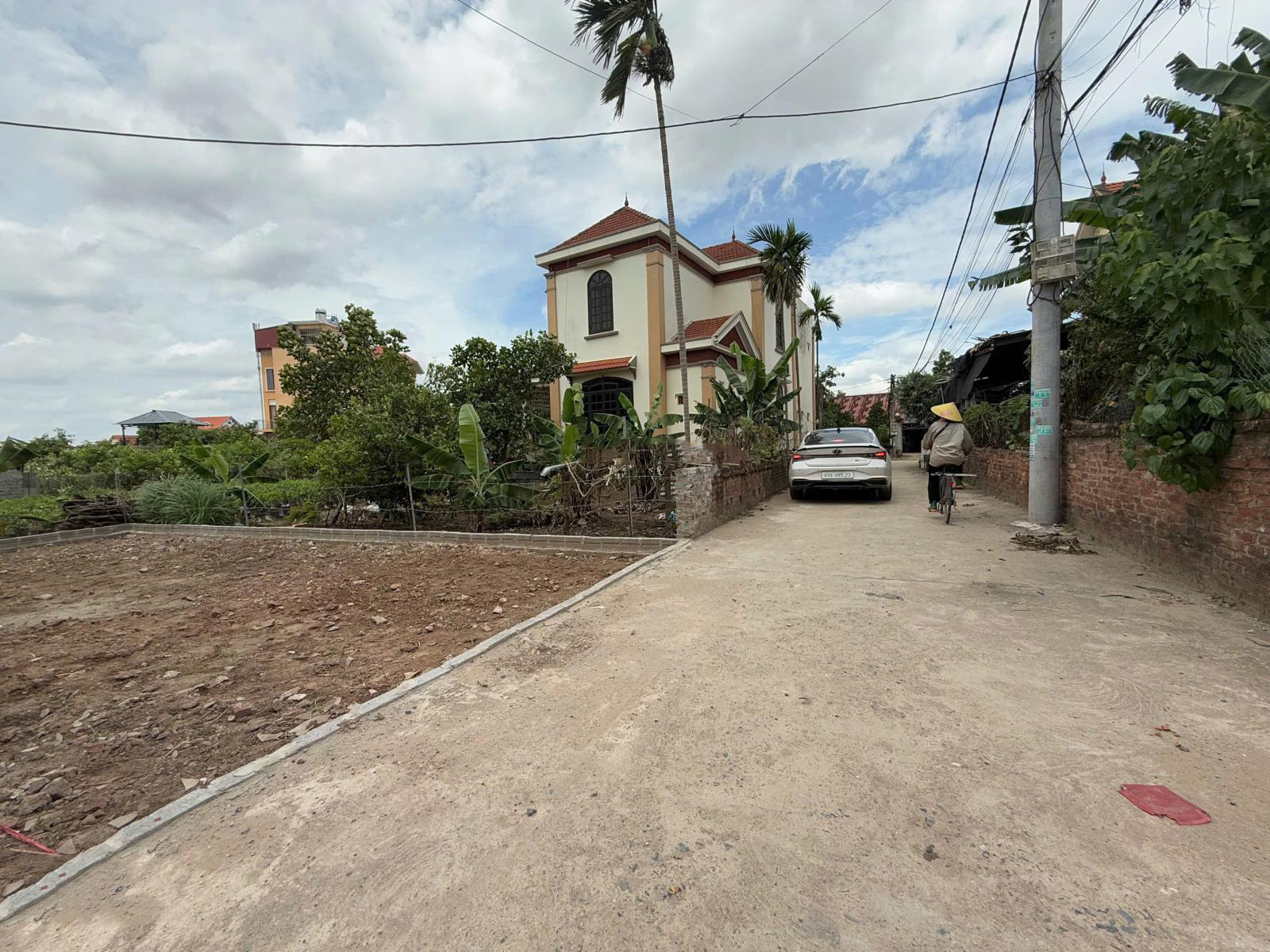 Lô đất vuông vắn 70,7m² mặt tiền rộng, đường ô tô tránh nhau, hiếm có tại Liên Nghĩa