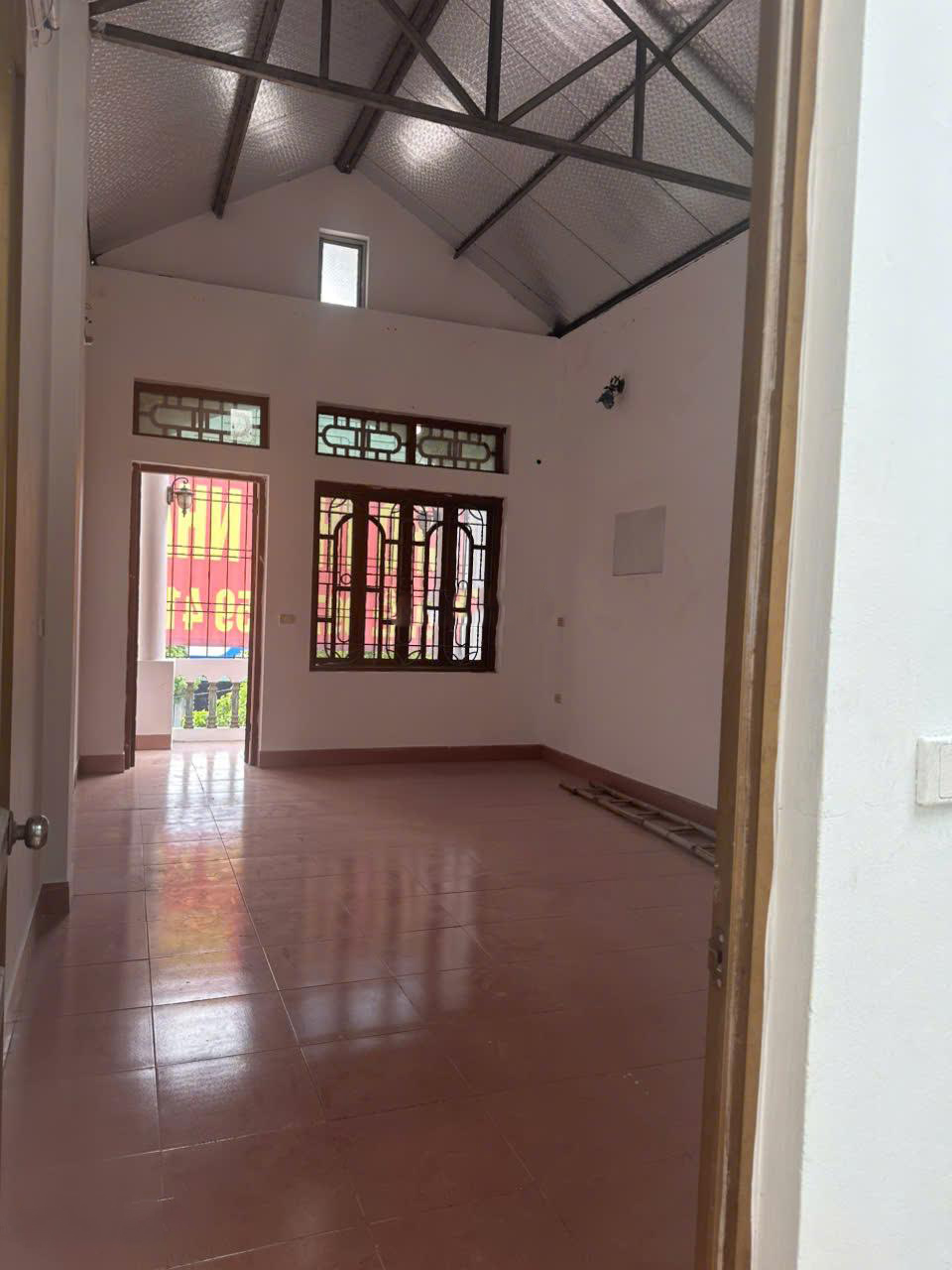 1 lô siêu phẩm đã có sẵn nhà 3 tầng cho thuê, 2 mặt đường trước sau, kinh doanh tốt