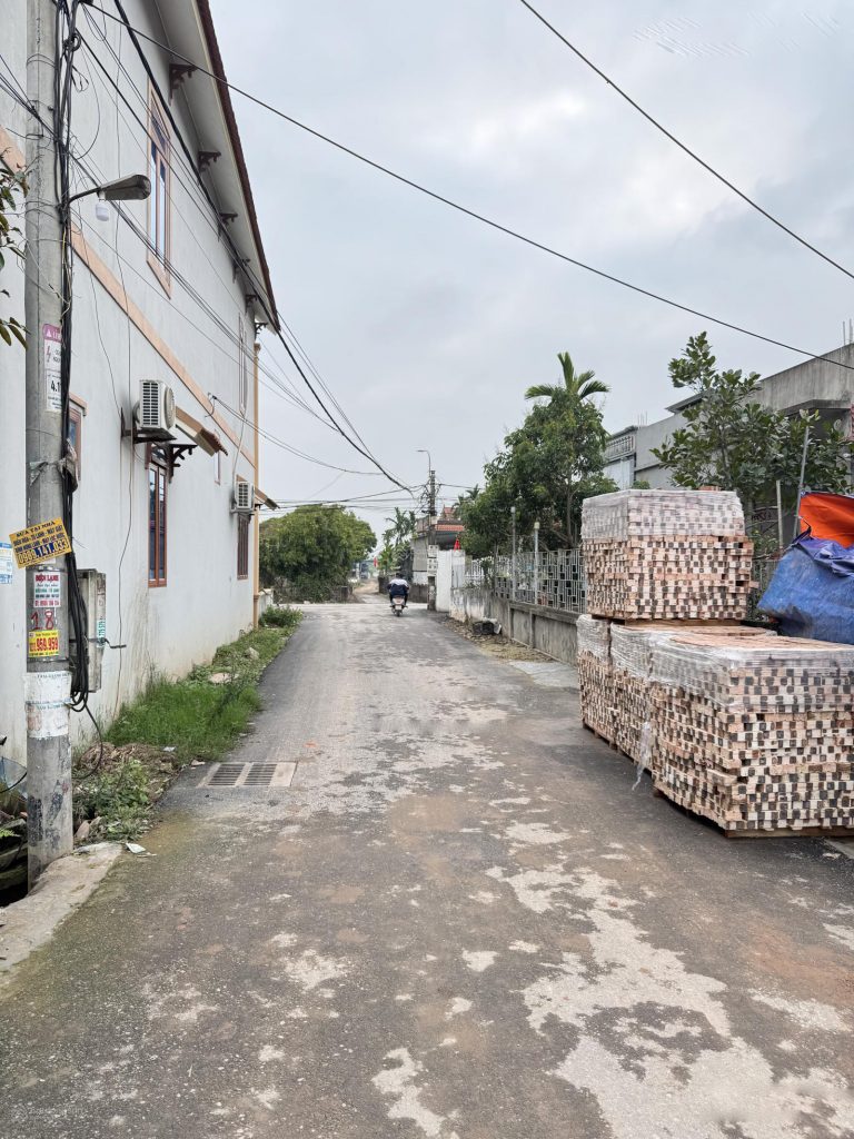 Bán 125m full thổ mặt đường nhựa tại Tân Dân