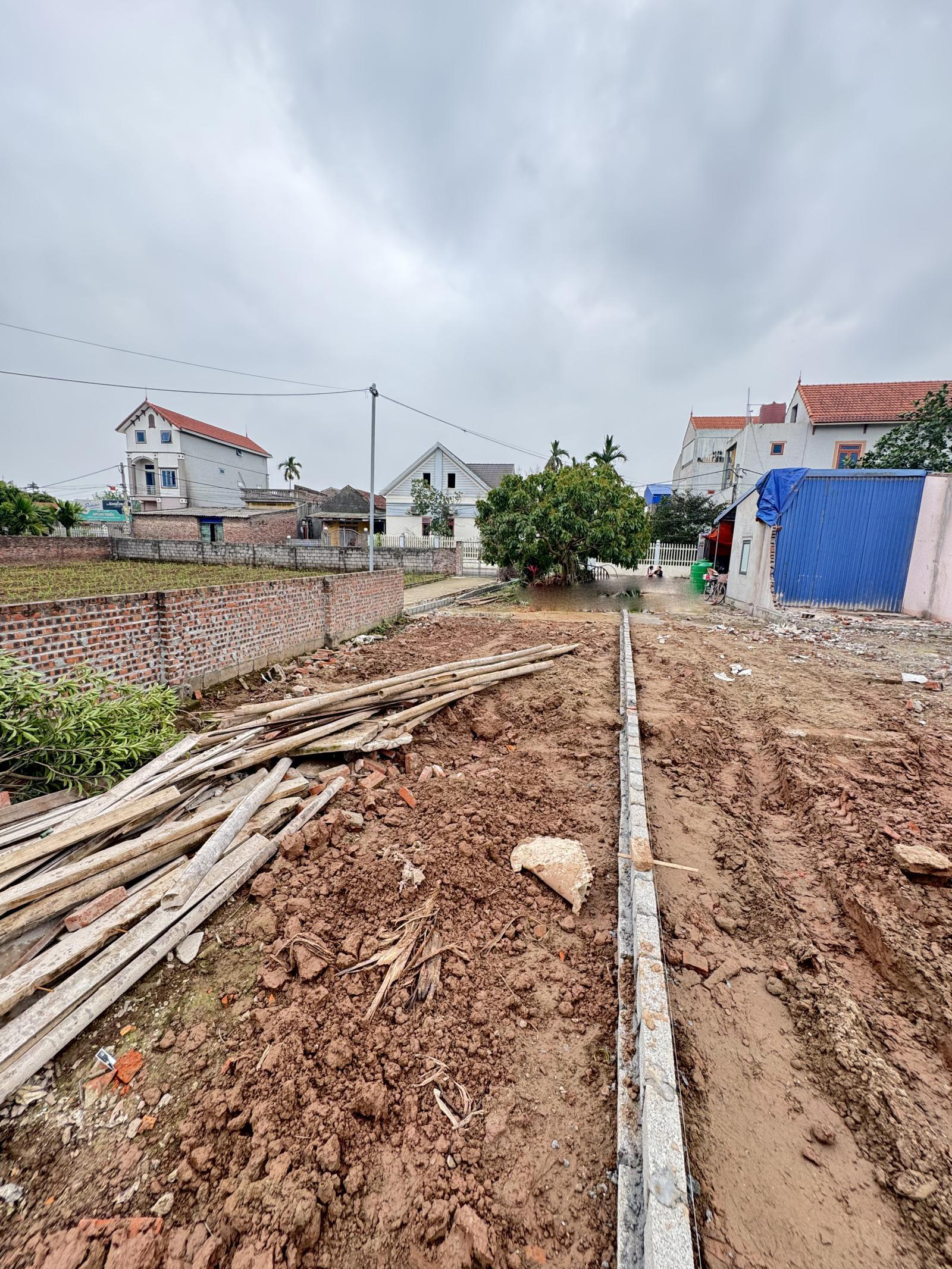 Bán 125m full thổ mặt đường nhựa tại Tân Dân